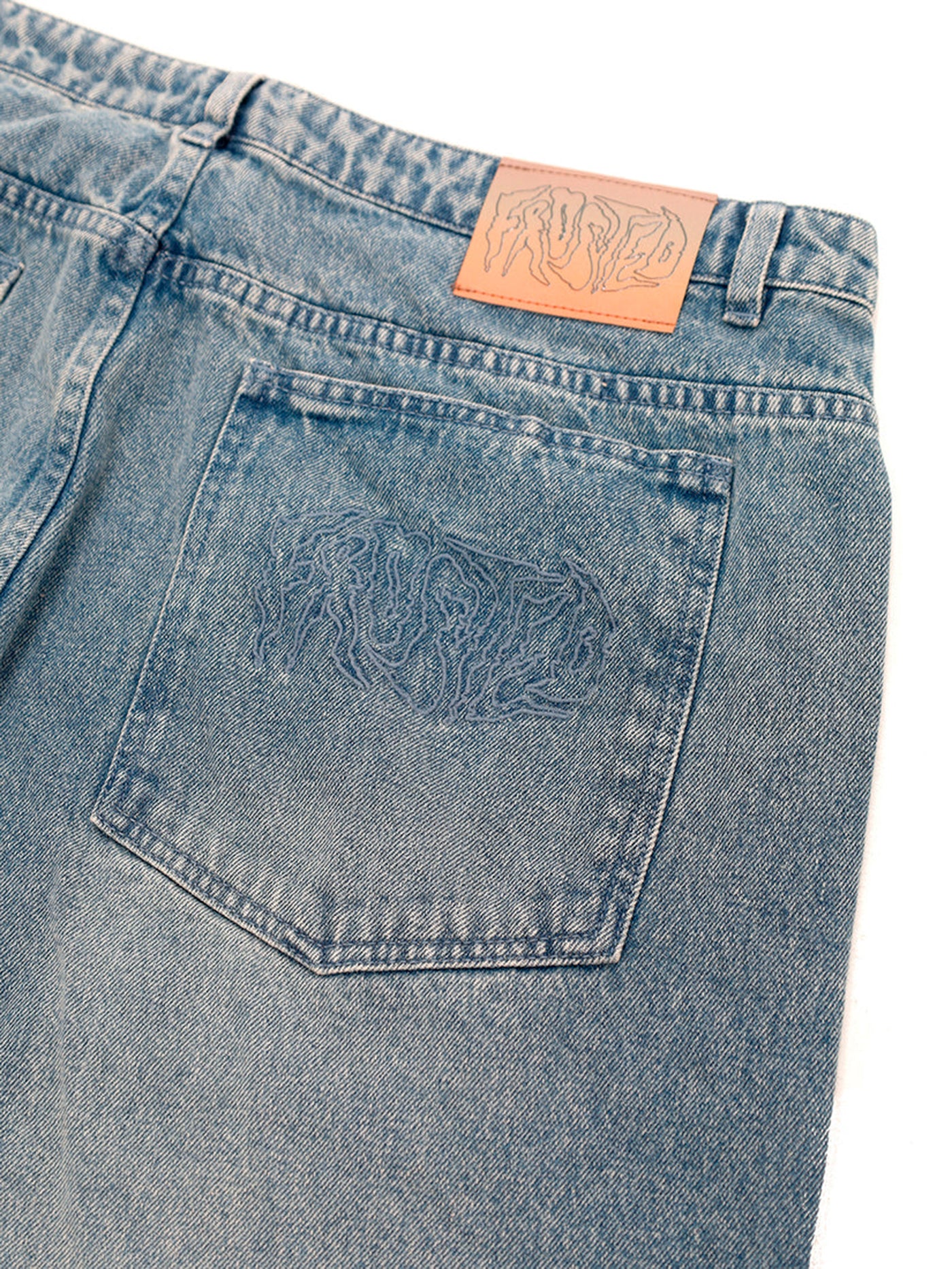 Wavy Jeans - Image 18