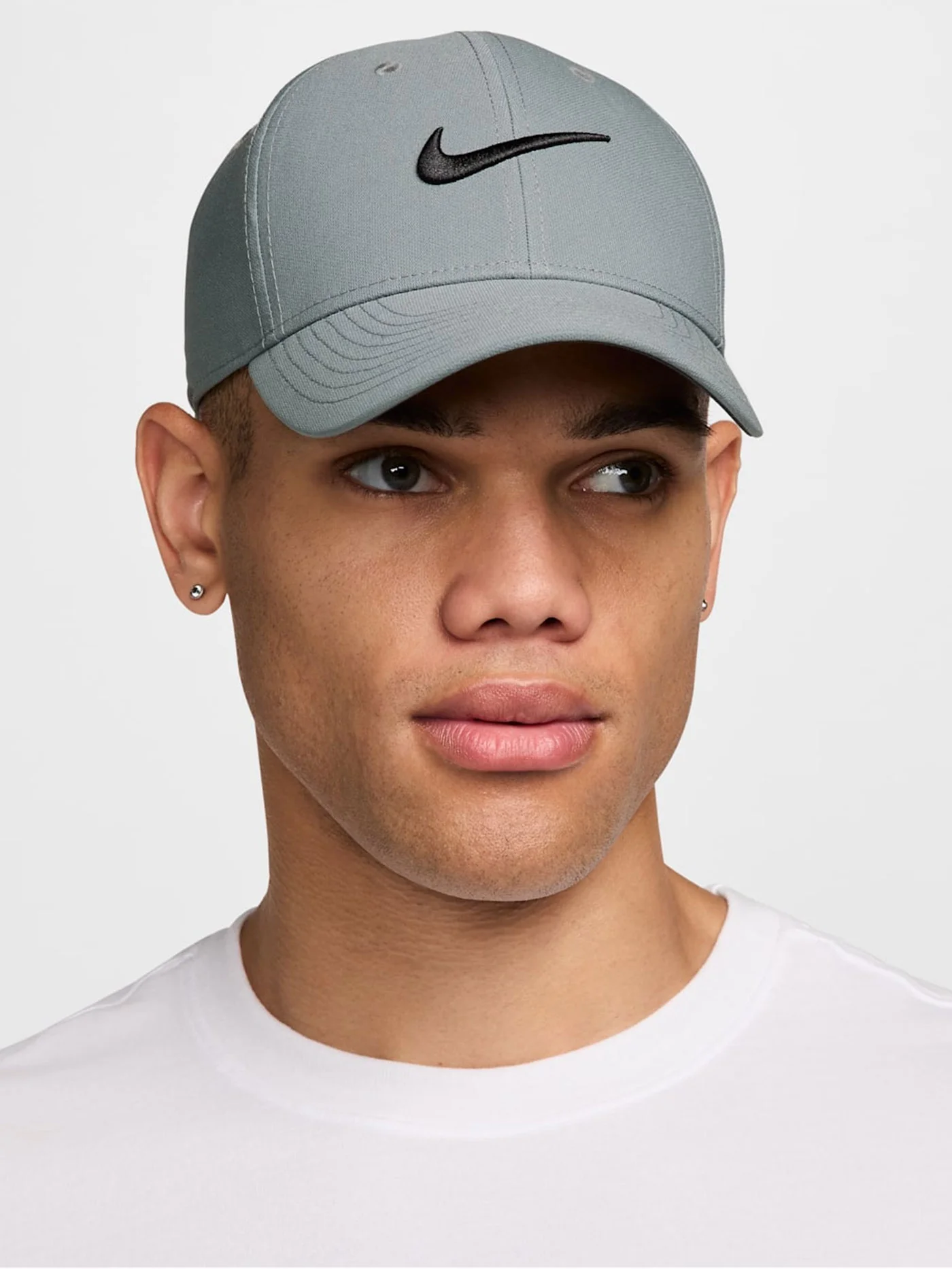 Dri-Fit Club Structured Swoosh Hat - Image 18