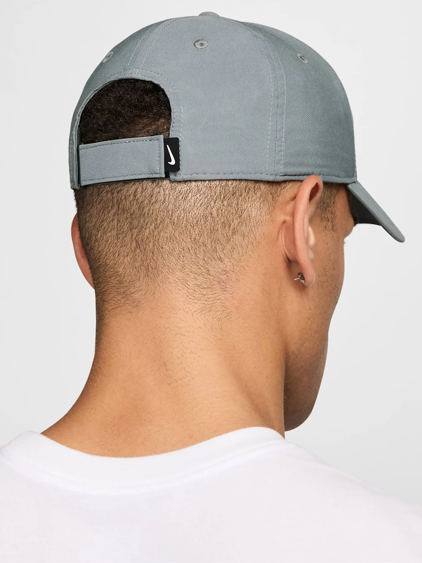 Dri-Fit Club Structured Swoosh Hat - Image 22