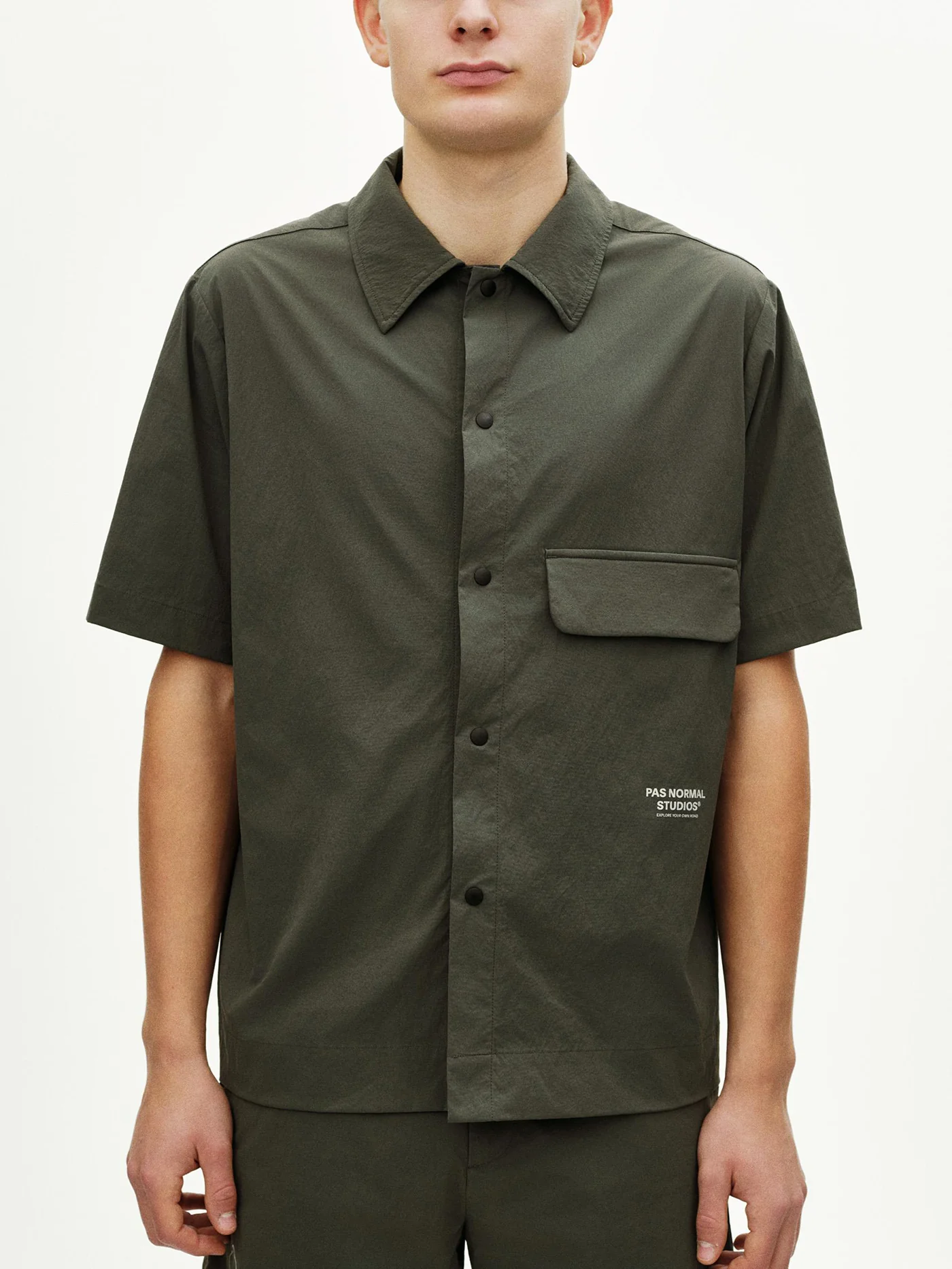 Off-Race Light Tech Short Sleeve Buttondown Shirt