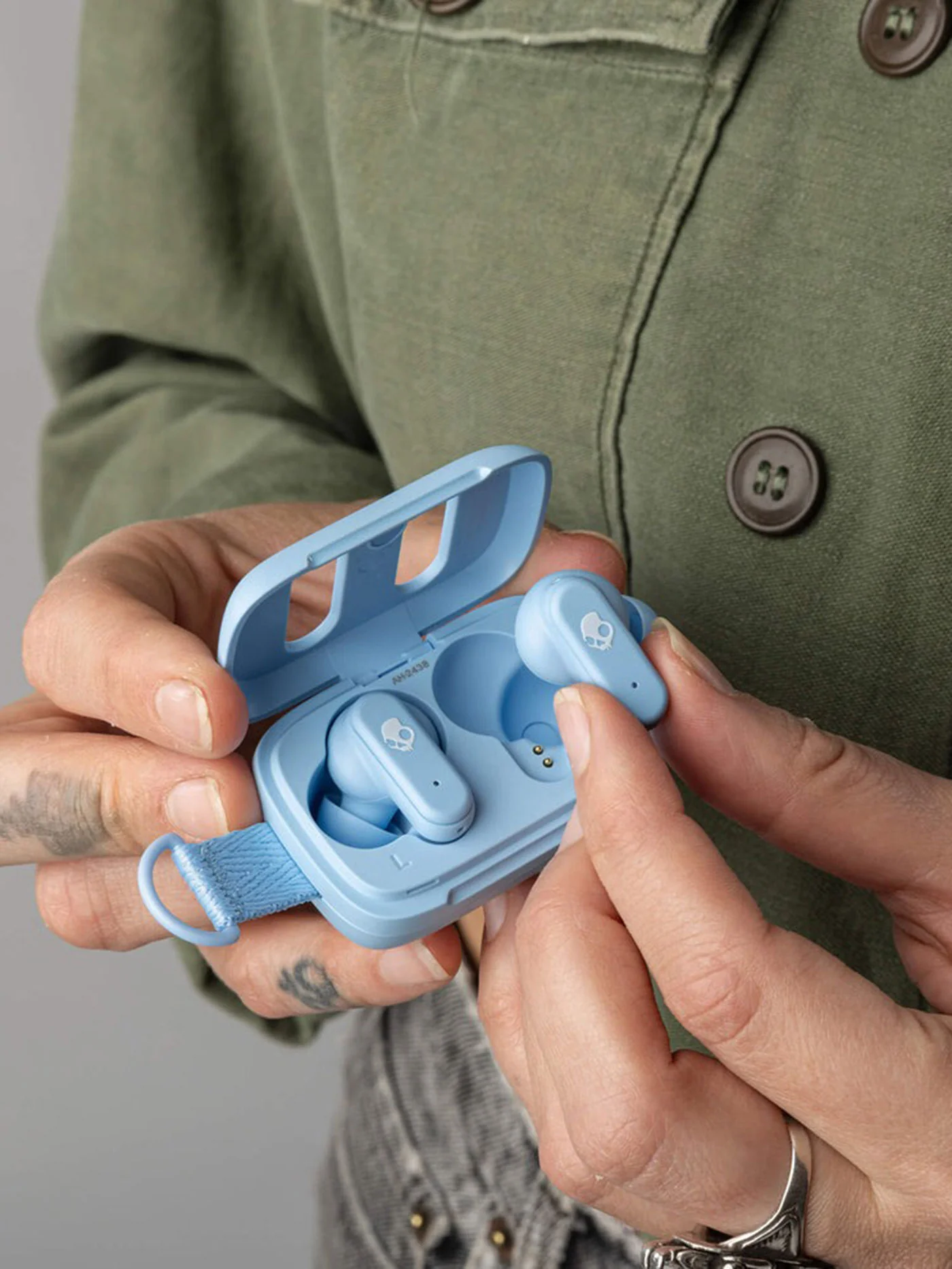 Dime 3 Preppy Blue Earbuds - Image 4