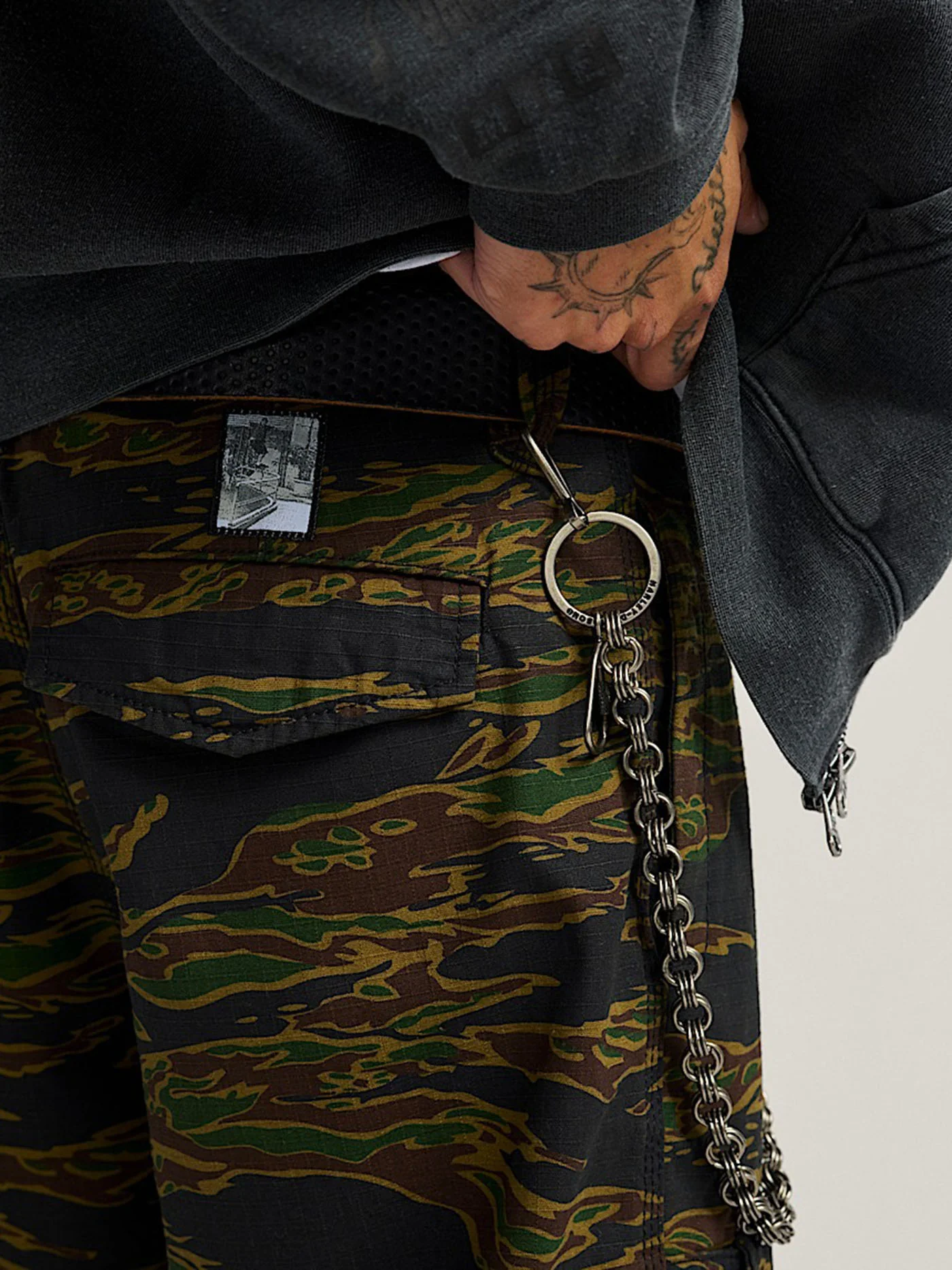 Vans x Atiba Skate Loose Cargo Pants - Image 8